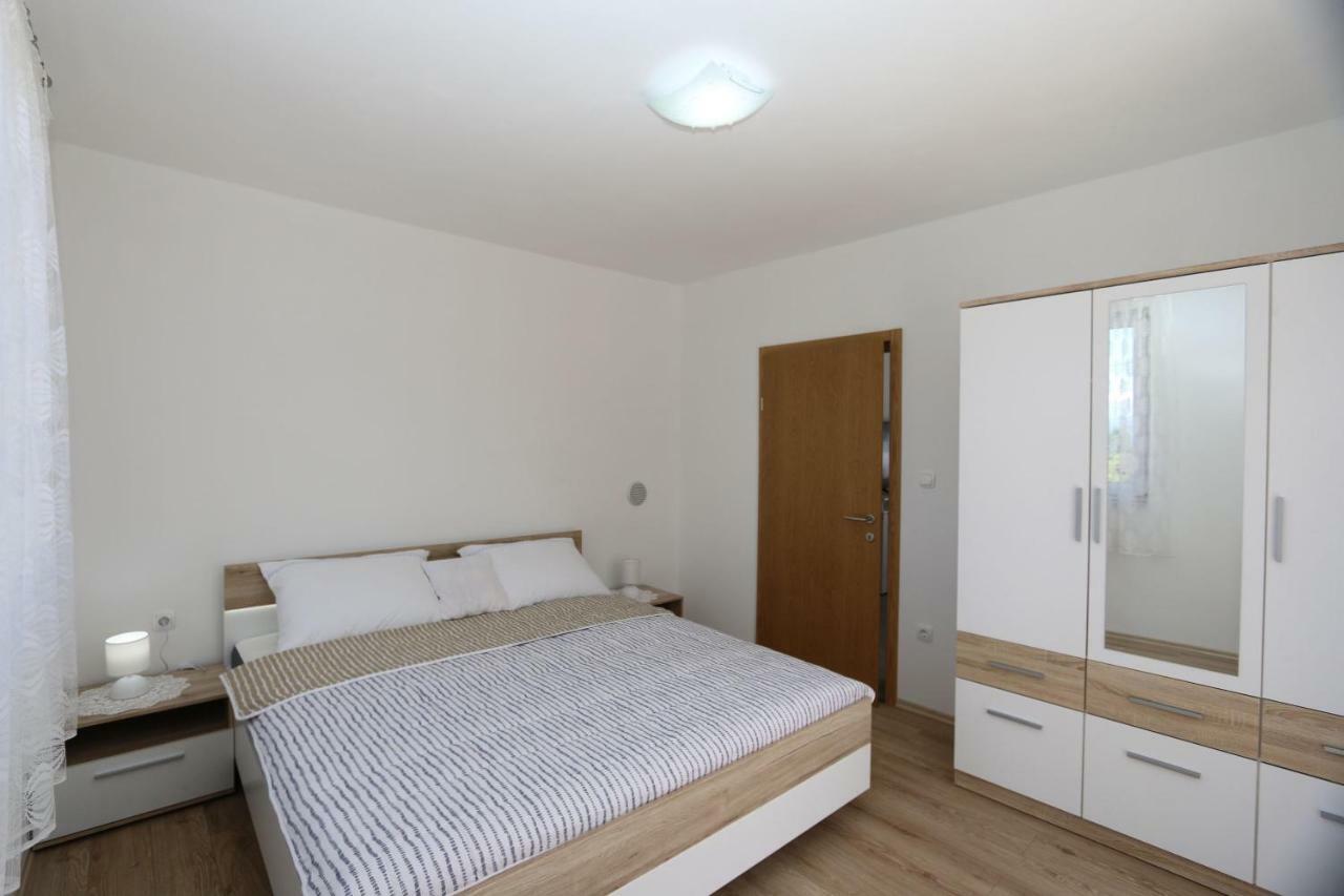 Apartments Mihalic Šilo Extérieur photo